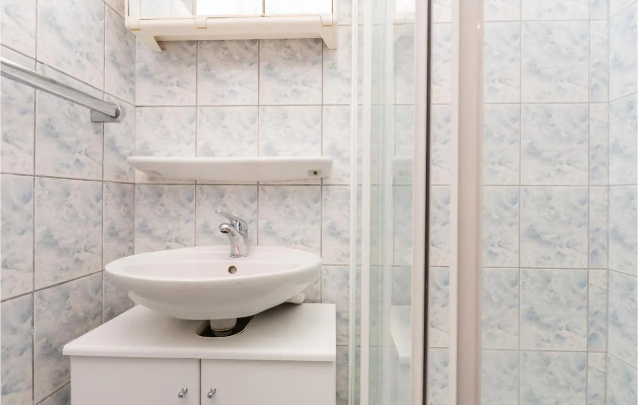 Nice Apartment In Sveti Filip I Jakov W/ 1 Bedrooms 0*,  Κροατία
